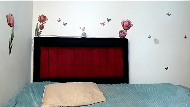 Snapshot of Valeryxs chatting on April 18, 1:31 am Valeryxs online show from April 18, 1:31 am