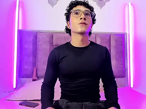 0anonimo bottom1 online show from September 25, 8:23 pm