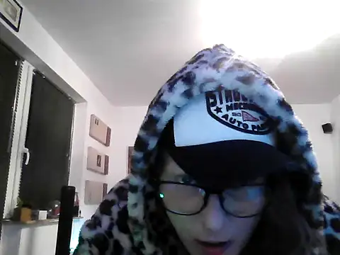 hellgirl1980 online show from October 10, 1:59 am