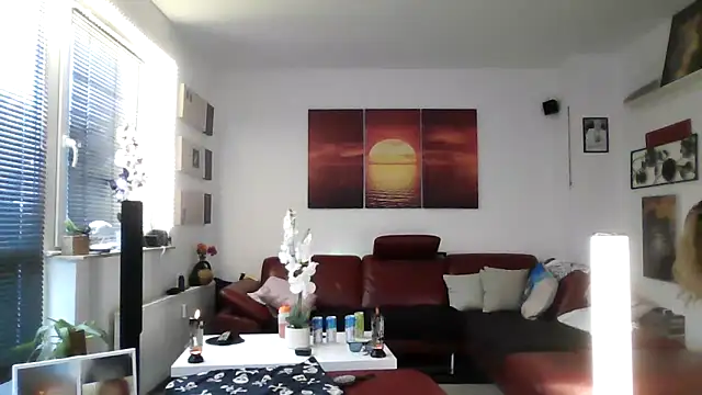 hellgirl1980 online show from October 15, 1:33 pm