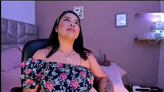 roselyn caprice online show from September 12, 2:11 am