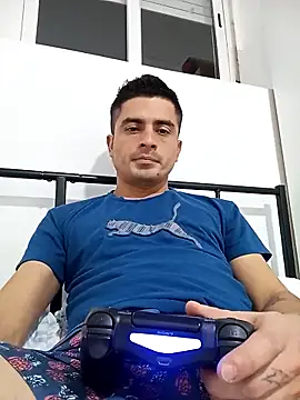 Snapshot of Andr3s69xxx chatting on February 6, 9:07 pm Andr3s69xxx online show from February 6, 9:07 pm