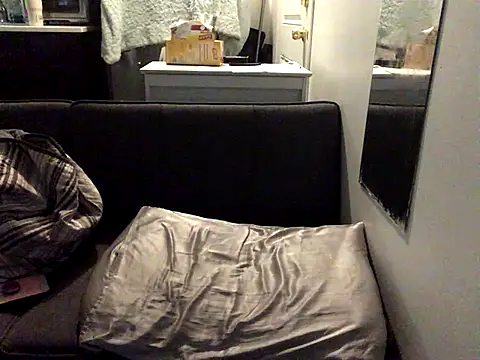 littyleesh1 online show from December 1, 4:39 am