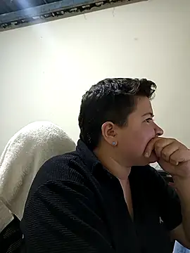 Snapshot of Noha_Whiitee chatting on November 21, 3:49 am Noha Whiitee online show from November 21, 3:49 am