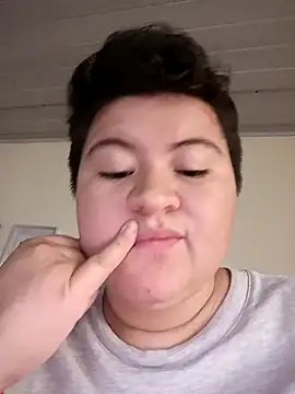 Snapshot of Noha_Whiitee chatting on December 4, 10:29 pm Noha Whiitee online show from December 4, 10:29 pm