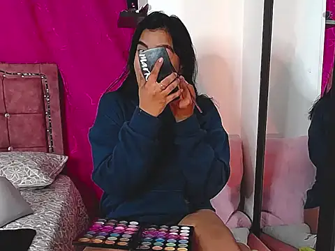 Snapshot of charlottekiss99 chatting on September 19, 11:44 am charlottekiss99 online show from September 19, 11:44 am