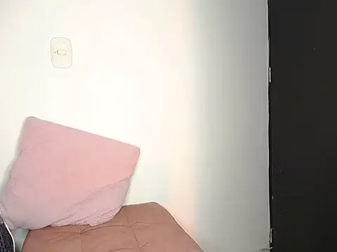 charlottekiss99 online show from May 9, 3:17 pm