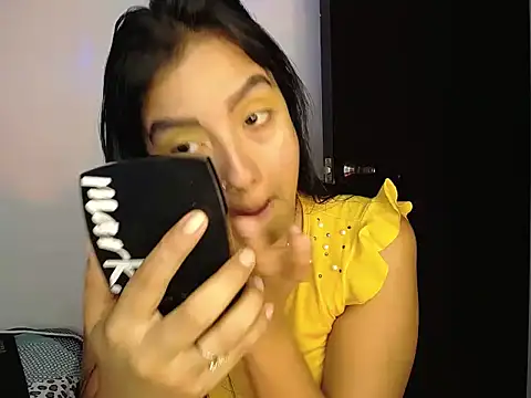 charlottekiss99 online show from May 11, 1:39 pm