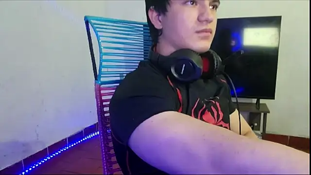 ErickWalton online show from October 26, 2:39 am