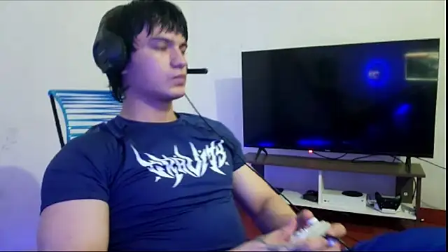 ErickWalton online show from October 30, 5:20 am