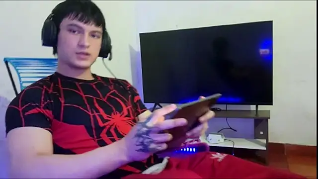 ErickWalton online show from November 22, 5:17 am