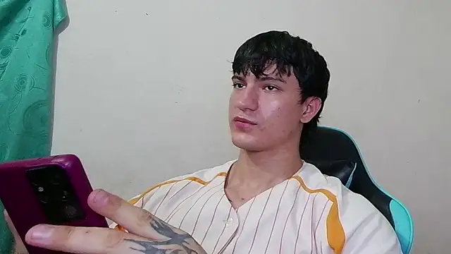 ErickWalton online show from March 15, 7:14 am