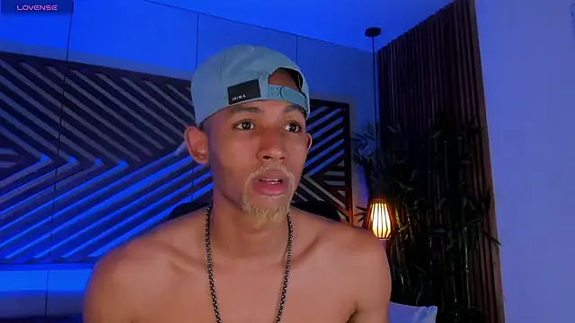 B Wild online show from September 16, 3:18 am