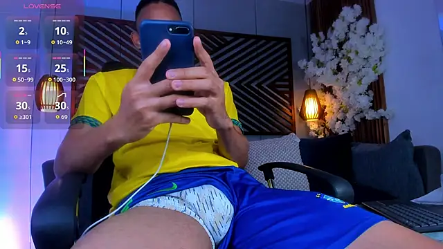 B Wild online show from October 14, 3:51 am