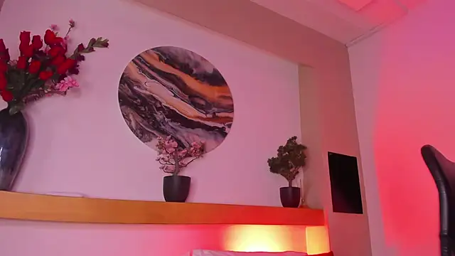 Snapshot of B_Wild chatting on February 25, 4:22 am B Wild online show from February 25, 4:22 am