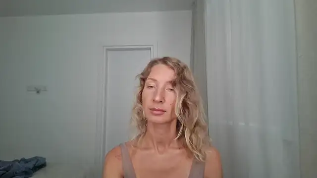 Snapshot of Paevoa chatting on September 10, 8:14 am Paevoa online show from September 10, 8:14 am