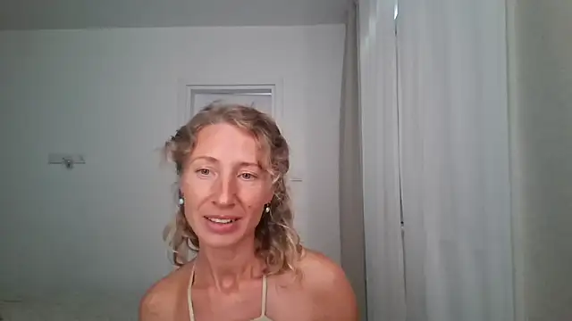 Snapshot of Paevoa chatting on September 11, 11:21 am Paevoa online show from September 11, 11:21 am