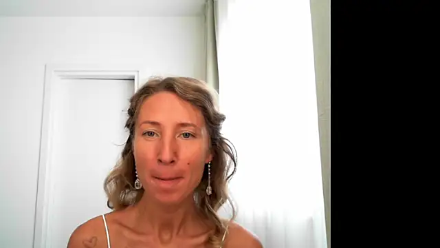 Snapshot of Paevoa chatting on September 24, 6:39 am Paevoa online show from September 24, 6:39 am