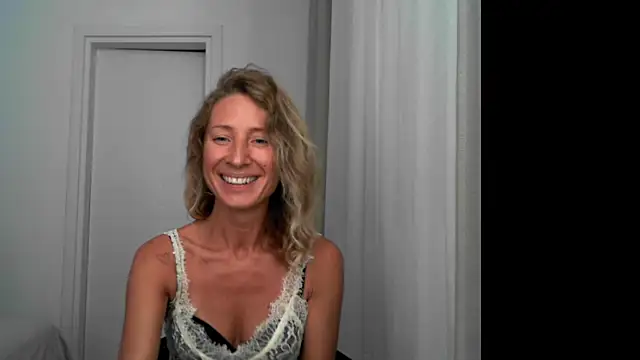 Snapshot of Paevoa chatting on September 26, 8:13 pm Paevoa online show from September 26, 8:13 pm