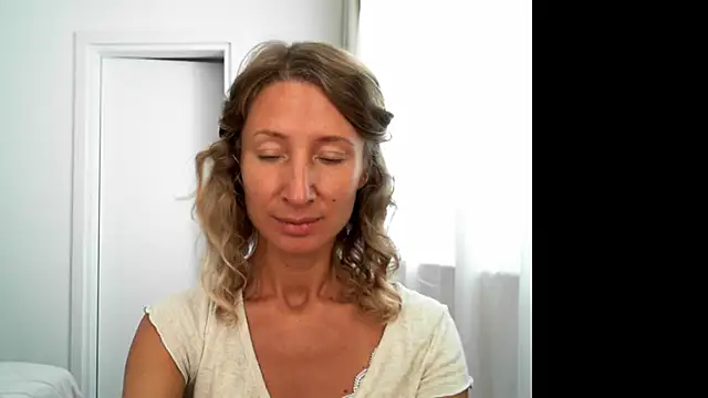 Snapshot of Paevoa chatting on October 3, 7:05 am Paevoa online show from October 3, 7:05 am