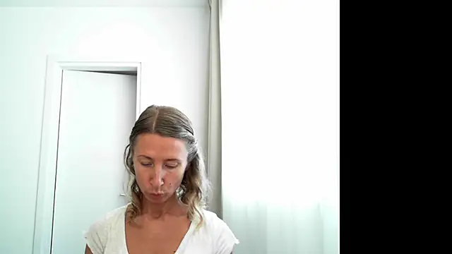 Snapshot of Paevoa chatting on October 7, 9:06 am Paevoa online show from October 7, 9:06 am