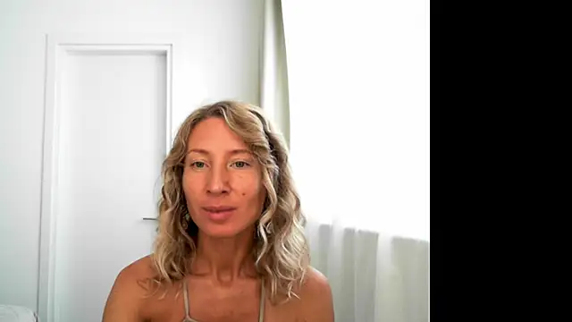 Snapshot of Paevoa chatting on October 9, 7:17 am Paevoa online show from October 9, 7:17 am