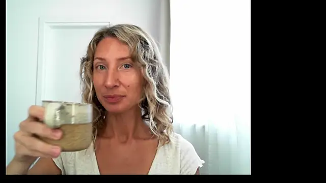 Snapshot of Paevoa chatting on October 27, 8:07 am Paevoa online show from October 27, 8:07 am