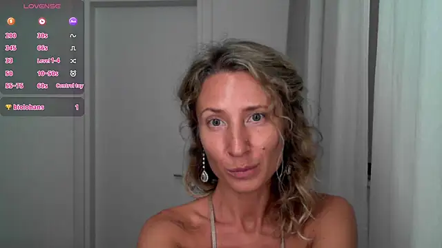 Snapshot of Paevoa chatting on November 10, 4:17 pm Paevoa online show from November 10, 4:17 pm