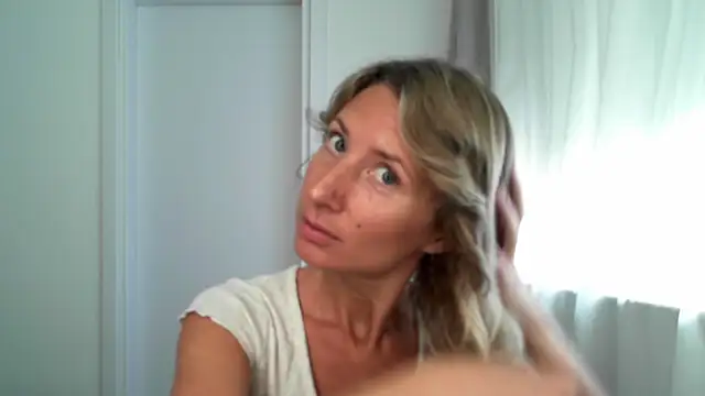 Snapshot of Paevoa chatting on November 12, 8:59 am Paevoa online show from November 12, 8:59 am