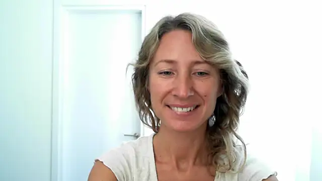 Snapshot of Paevoa chatting on November 17, 9:15 am Paevoa online show from November 17, 9:15 am