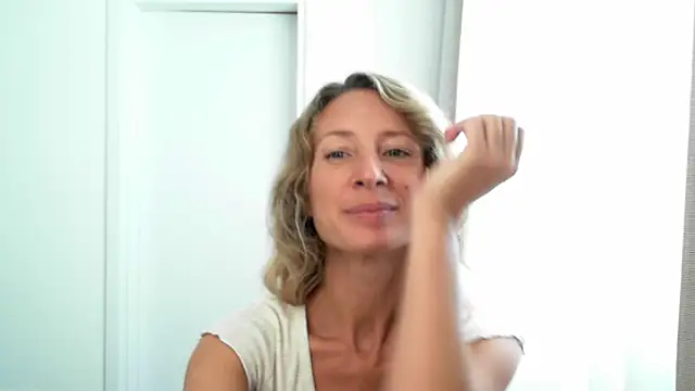 Snapshot of Paevoa chatting on November 19, 10:04 am Paevoa online show from November 19, 10:04 am