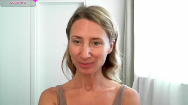 Snapshot of Paevoa chatting on December 1, 9:14 am Paevoa online show from December 1, 9:14 am