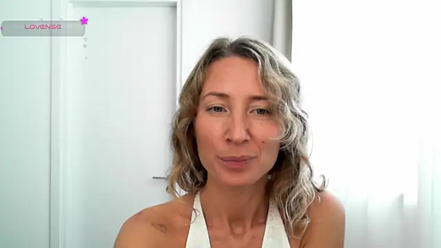 Snapshot of Paevoa chatting on December 16, 9:58 am Paevoa online show from December 16, 9:58 am