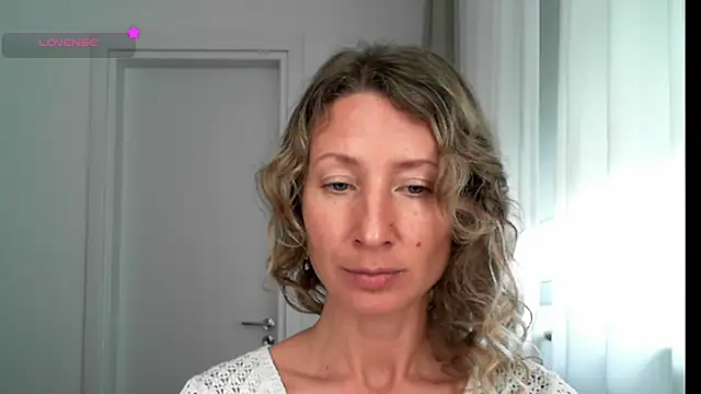 Snapshot of Paevoa chatting on February 6, 11:46 am Paevoa online show from February 6, 11:46 am