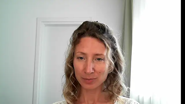 Snapshot of Paevoa chatting on February 17, 10:56 am Paevoa online show from February 17, 10:56 am