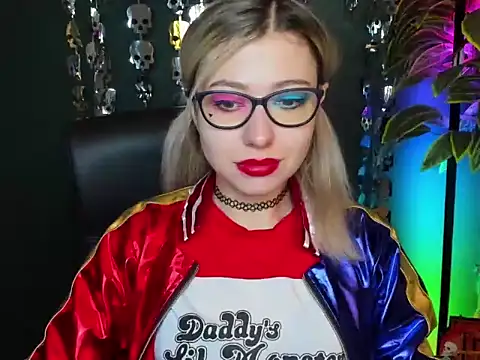 loveHeidi online show from October 31, 5:30 am