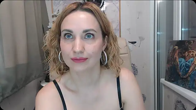 KatrinAlluring online show from February 3, 6:40 am