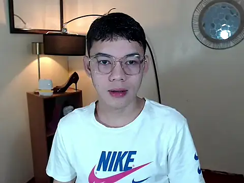 Snapshot of keirflorianxx chatting on October 6, 2:58 pm keirflorianxx online show from October 6, 2:58 pm