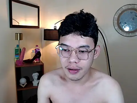 Snapshot of keirflorianxx chatting on October 20, 10:10 pm keirflorianxx online show from October 20, 10:10 pm