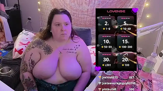 brookenicole3003 online show from April 17, 2:47 am