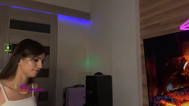 Snapshot of SofI-Play chatting on September 11, 7:47 pm SofI-Play online show from September 11, 7:47 pm