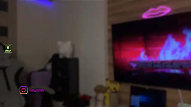 Snapshot of SofI-Play chatting on September 20, 6:09 pm SofI-Play online show from September 20, 6:09 pm