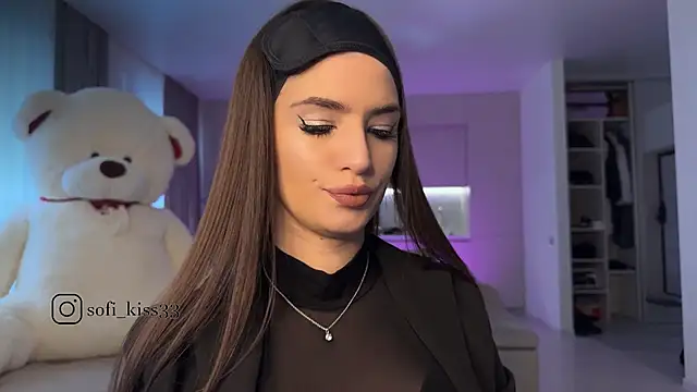 Snapshot of SofI-Play chatting on October 29, 11:34 am SofI-Play online show from October 29, 11:34 am