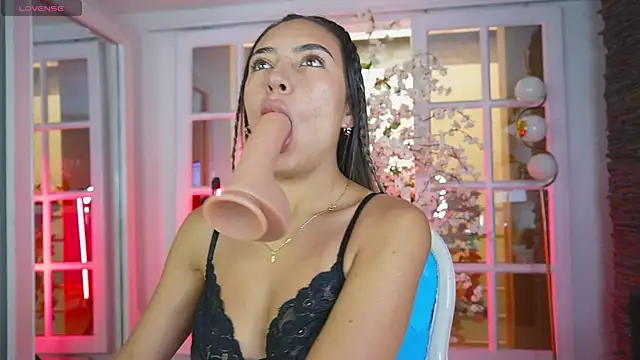 foxy zoe online show from April 14, 6:03 pm