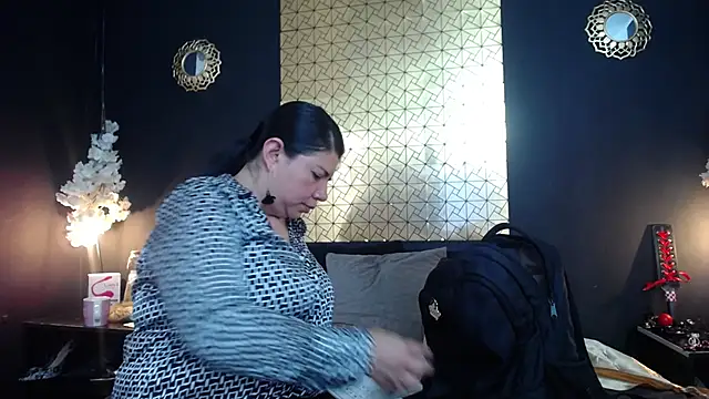 kinky momm online show from April 7, 3:45 pm