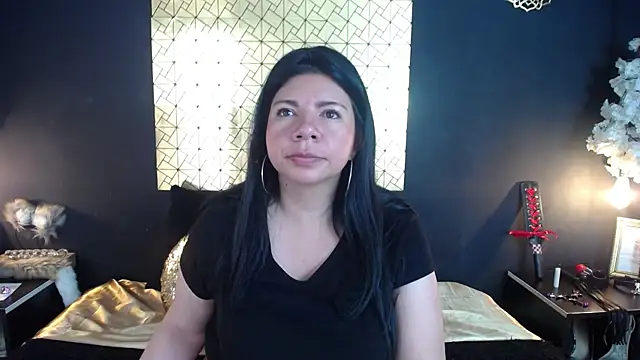 Snapshot of kinky_momm chatting on May 1, 3:38 pm kinky momm online show from May 1, 3:38 pm