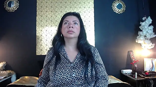 Snapshot of kinky_momm chatting on May 6, 4:34 pm kinky momm online show from May 6, 4:34 pm