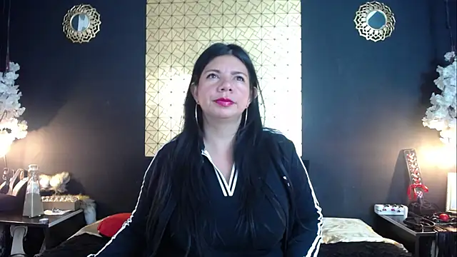 Snapshot of kinky_momm chatting on May 12, 1:52 pm kinky momm online show from May 12, 1:52 pm