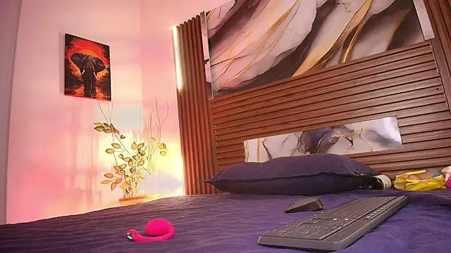 Evelin thompsson online show from October 2, 3:13 am