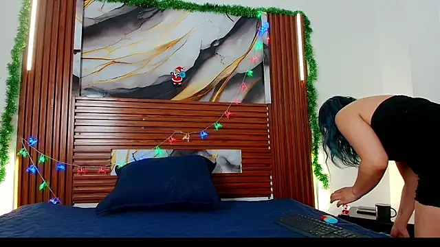 Evelin thompsson online show from December 14, 3:12 am